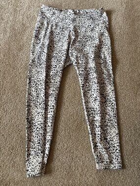 Old Navy Black and White Speckle Print Leggings